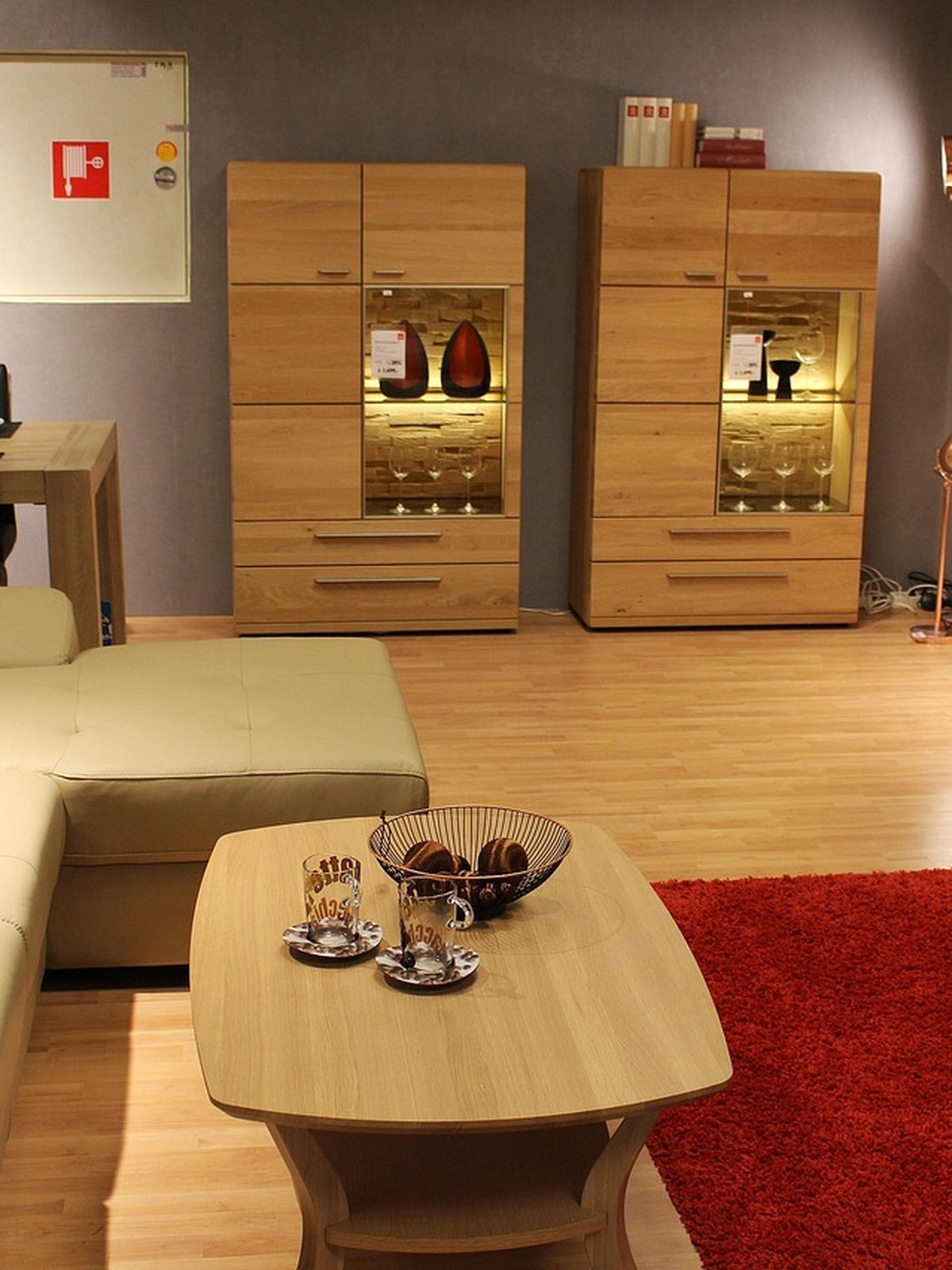 Arredo espositivo in legno per negozio